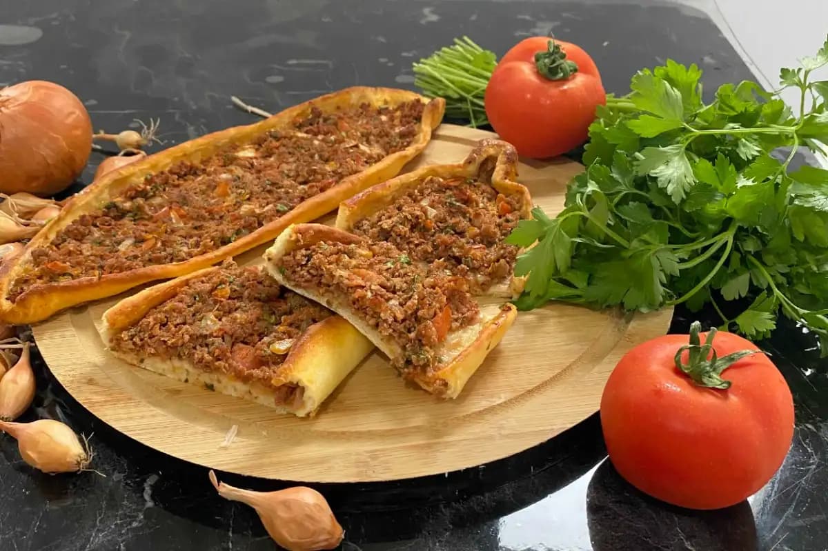 Kıymalı Pide (Dana)